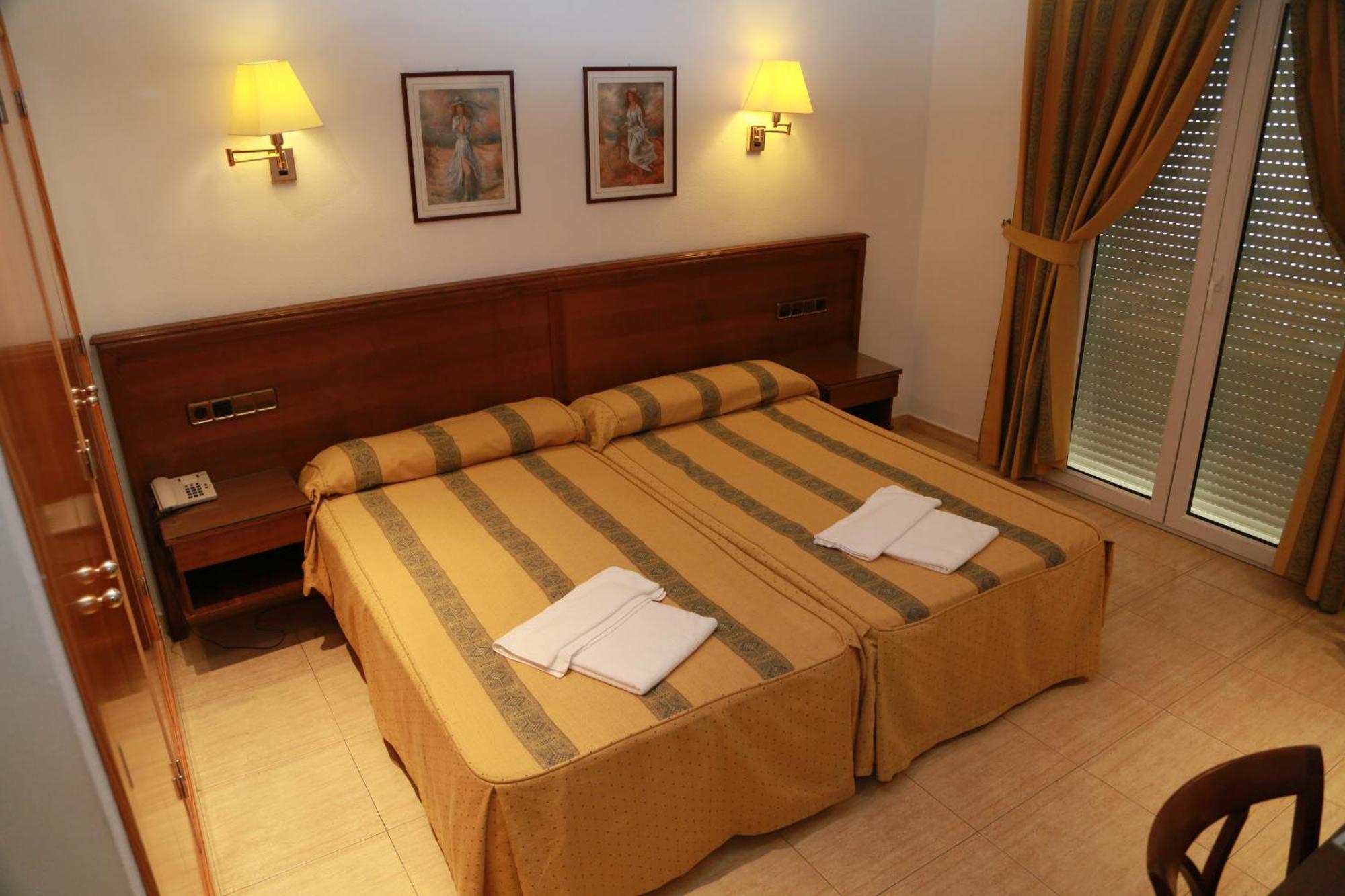 Hotel Tio Felipe Карбонерас Номер фото