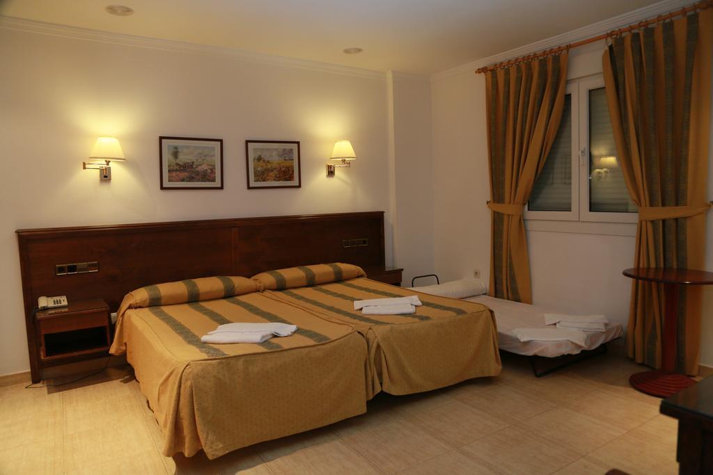 Hotel Tio Felipe Карбонерас Номер фото