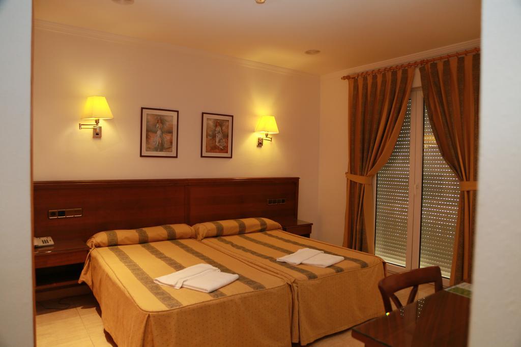 Hotel Tio Felipe Карбонерас Номер фото